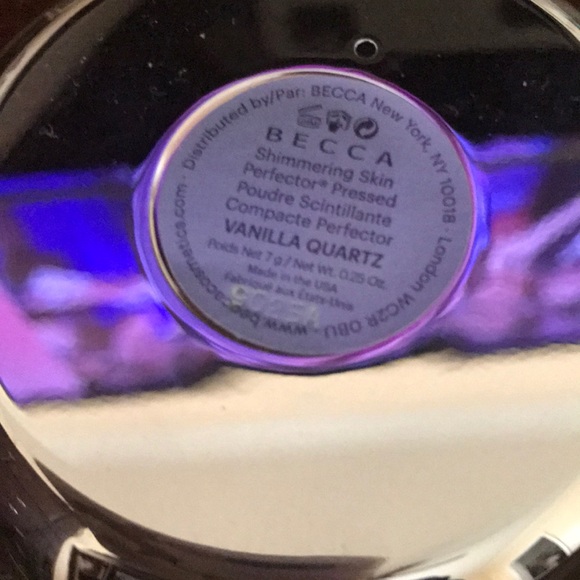 Shimmering skin perfector - Picture 3 of 3